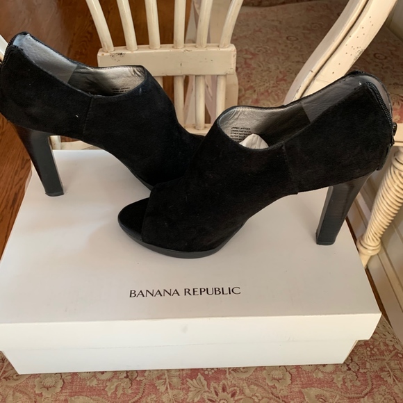 Banana Republic black Milan heels size 8.5 858176- - Picture 1 of 8